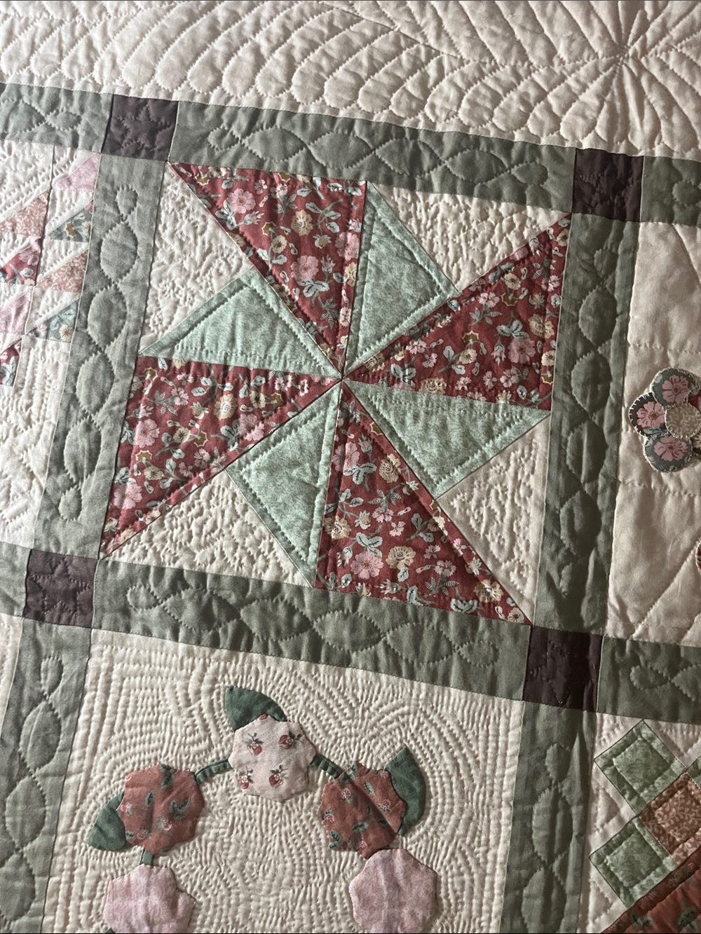 Quilt Handmade - Picture 9 of 16